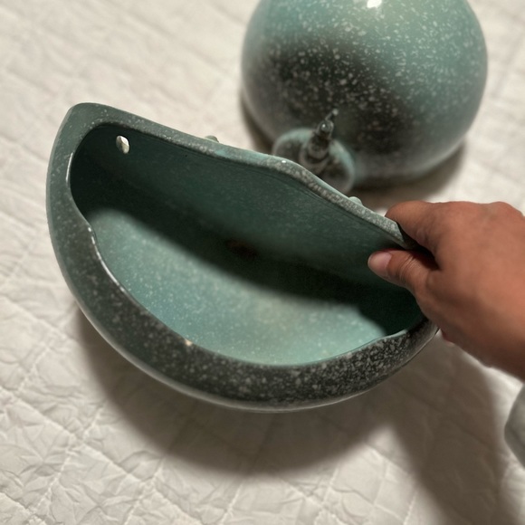 Ceramic deco maybe used as a planter for indoor hanging - Picture 2 of 4